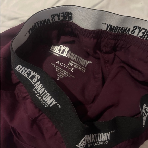 SOLD Grey’s Anatomy Scrub Pants SMALL - Picture 3 of 4